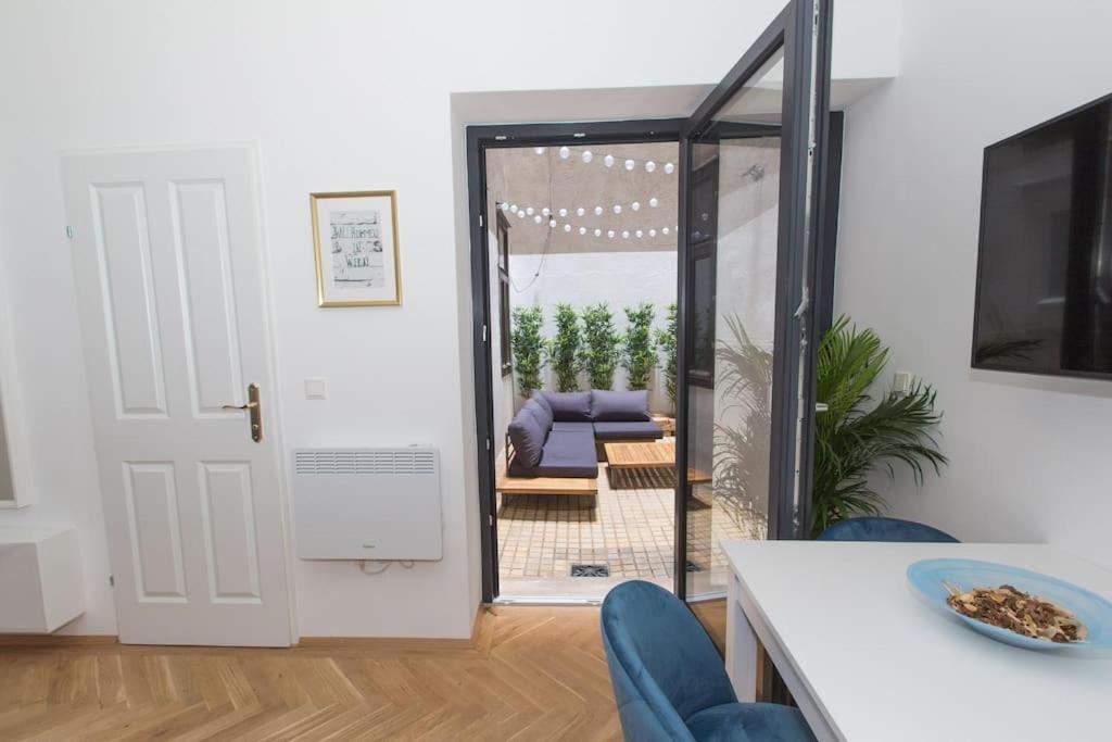 Josef'S Home I Studio In Prime Location I Patio Вена Экстерьер фото